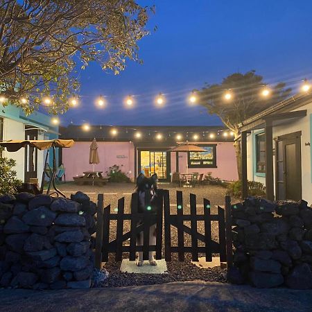 Lefthander Guesthouse เมืองเชจู ภายนอก รูปภาพ