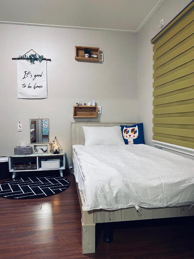 Lefthander Guesthouse เมืองเชจู ภายนอก รูปภาพ